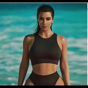 SKIMS STRETCH RIB HIGH NECK BRA in Soot ( brown)